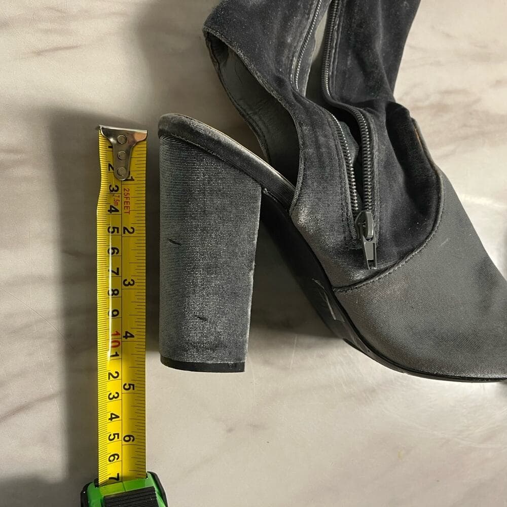 Long Women’s Sliver Boots Size 8.5 - Thumbnail 2