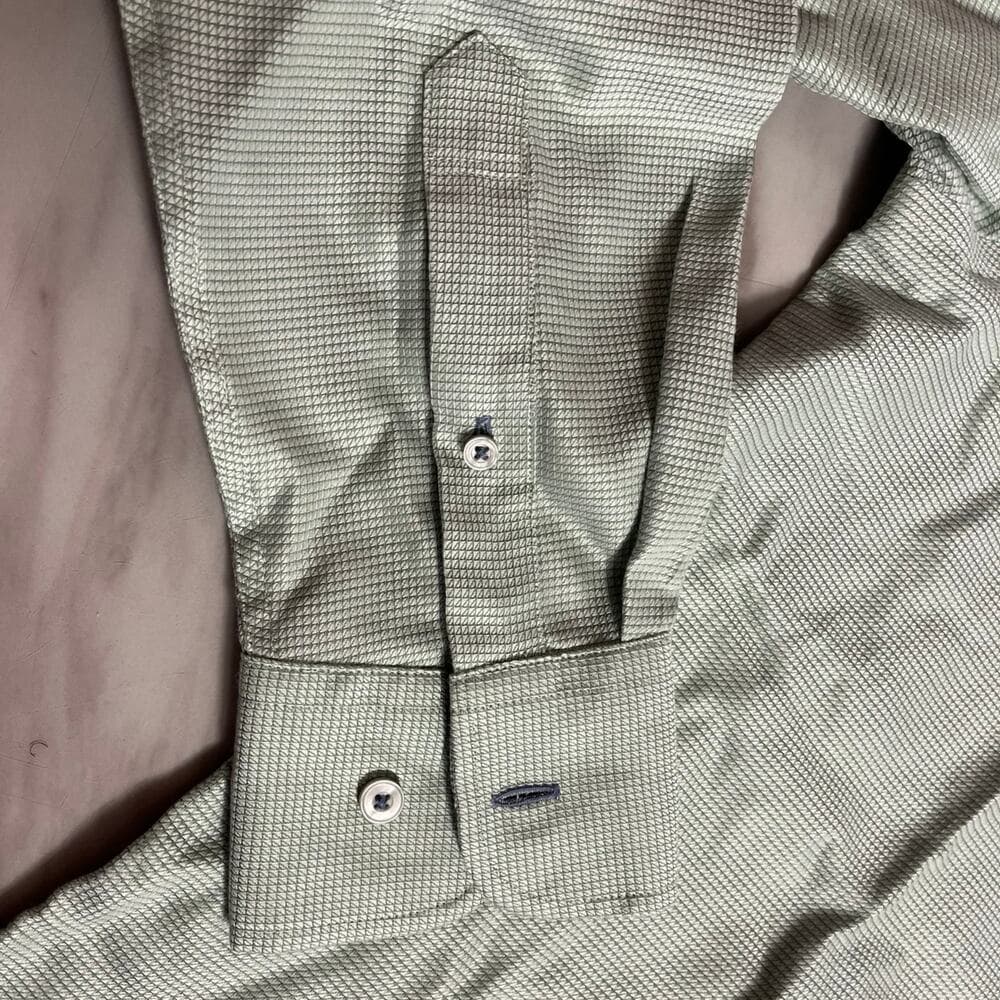 Burke Solid Wrinkle Free Cotton Dobby Button-Up Shirt Size Medium - Thumbnail 4