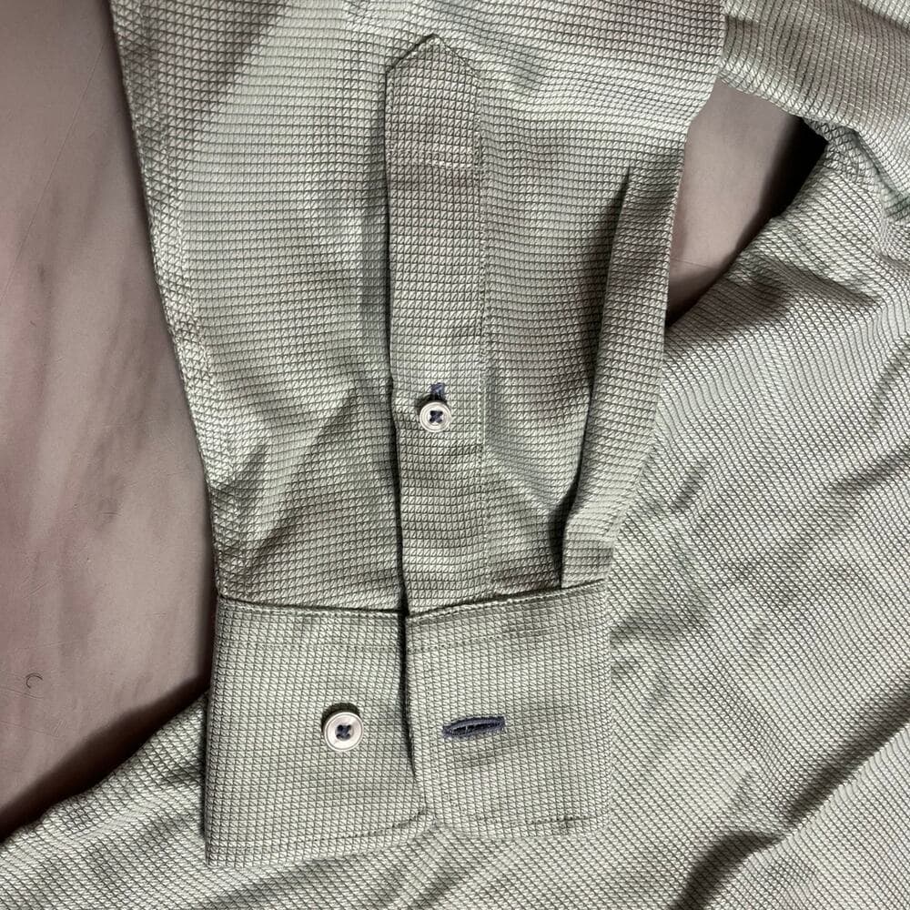 Burke Solid Wrinkle Free Cotton Dobby Button-Up Shirt Size Medium - Thumbnail 3