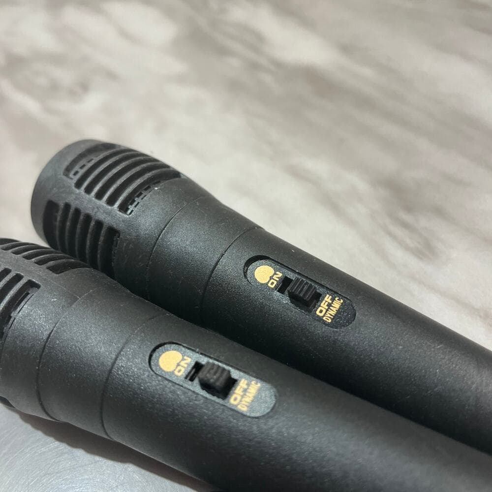 2 karaoke wire microphones - Thumbnail 5