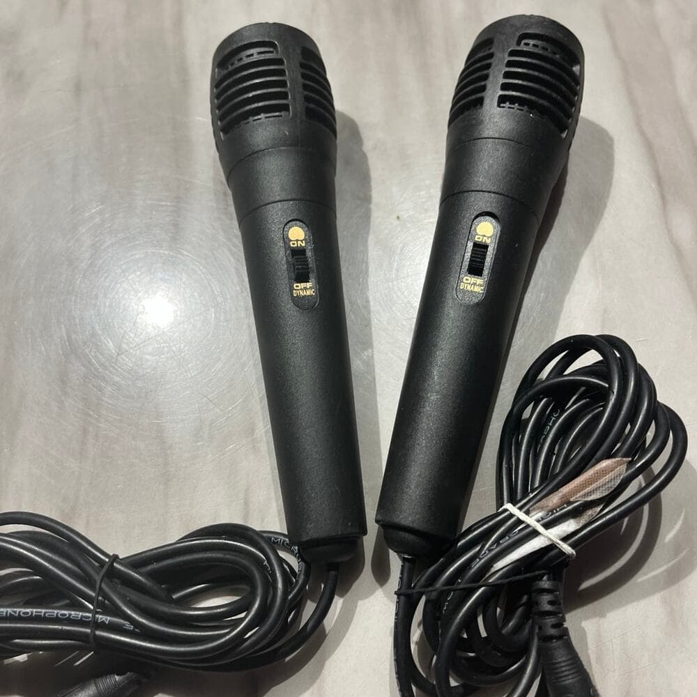 2 karaoke wire microphones - Thumbnail 2