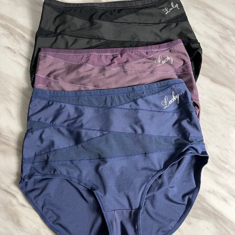 Men’s Polo T-shirt and A bundle of Women underwear - Thumbnail 2