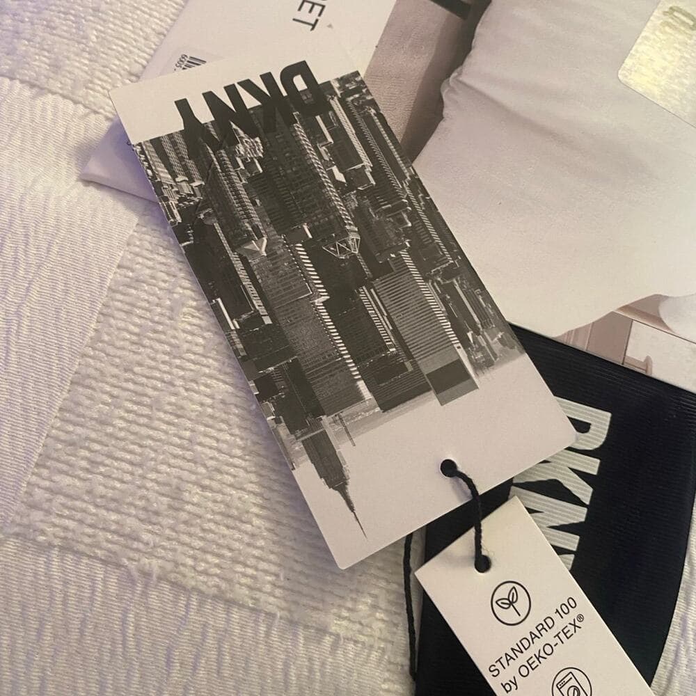 DKNY 3 piece comforter set full / queen - Thumbnail 3