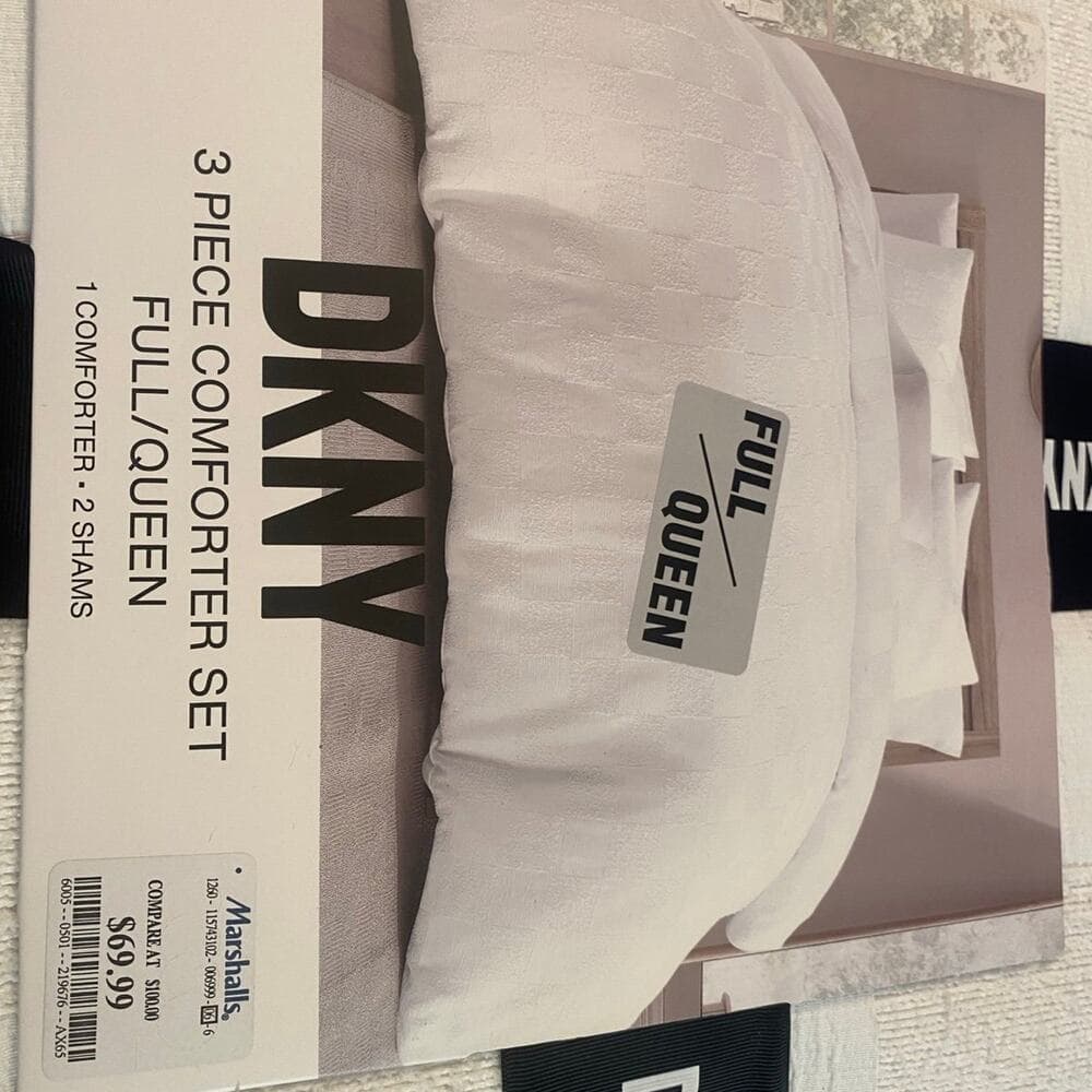 DKNY 3 piece comforter set full / queen - Thumbnail 2