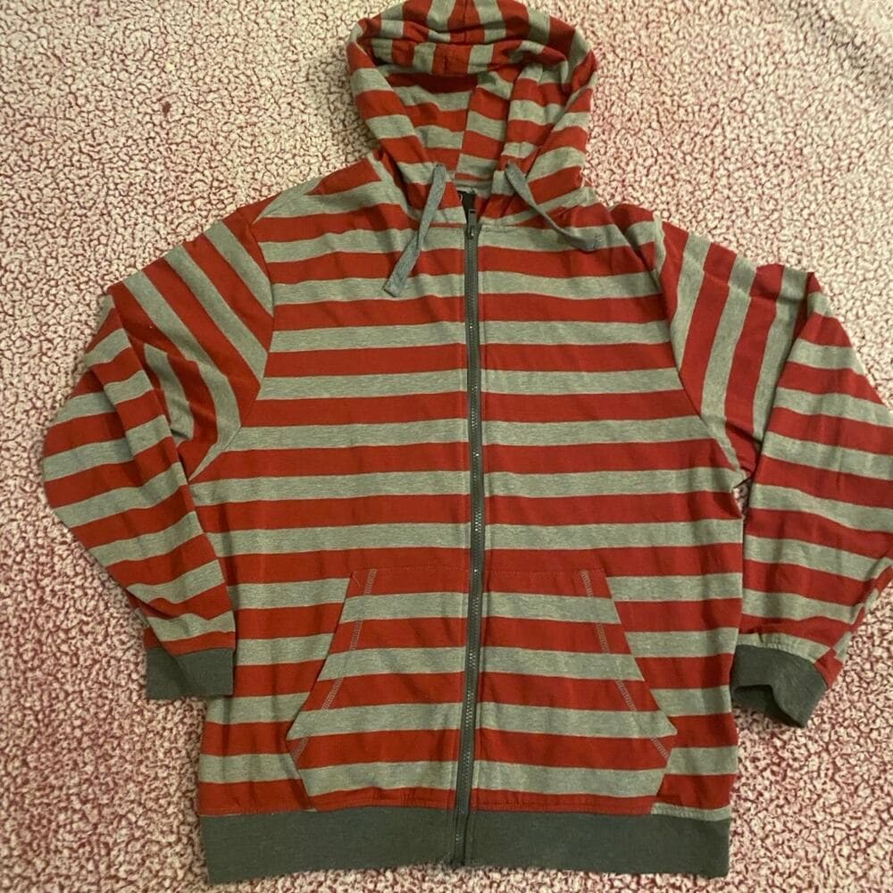 Roaoblock sweater for men’s size medium