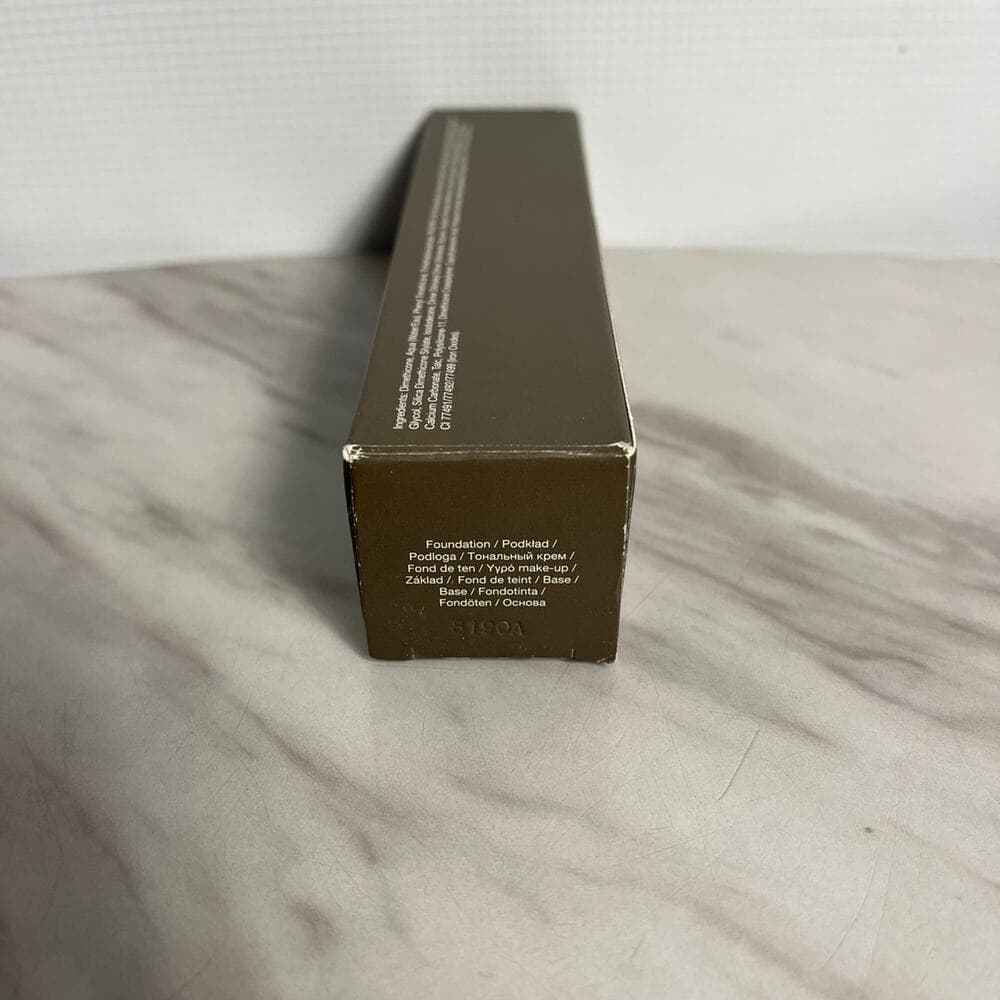 Becca Ultimate Coverage 24 hour Foundation 24 Hour Chestnut - Thumbnail 4