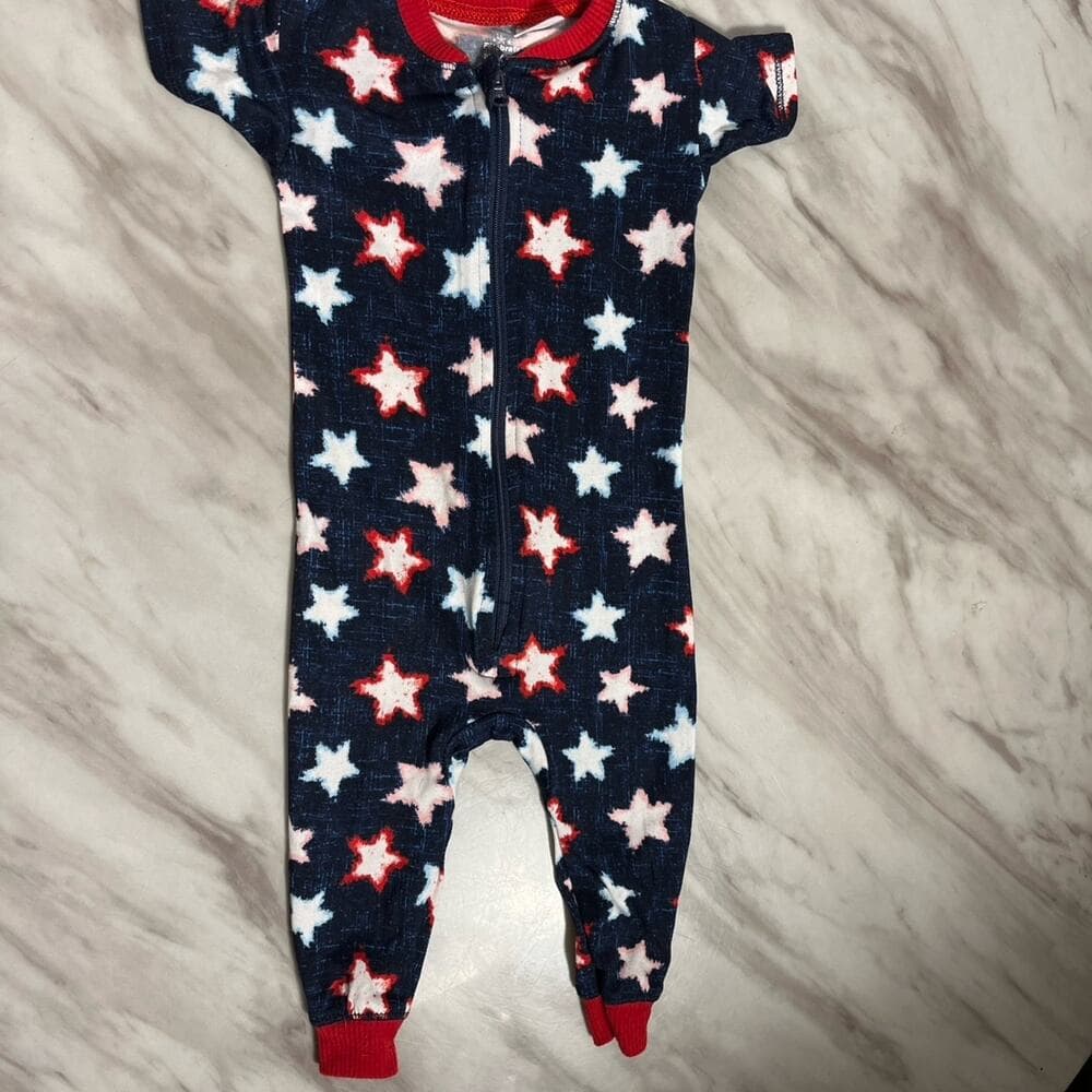 Way to Celebrate Star Spangled Family Sleep PJ Onesie- Infant Size 6-9 months - Thumbnail 4
