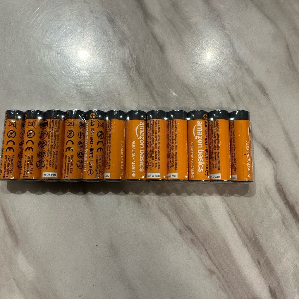 Amazon Basics 12-Pack AA Alkaline Batteries, 1.5 Volt, Long Lasting Power