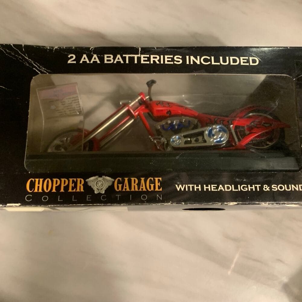 Chopper Garage Collection Motorcycle Toy - Thumbnail 2