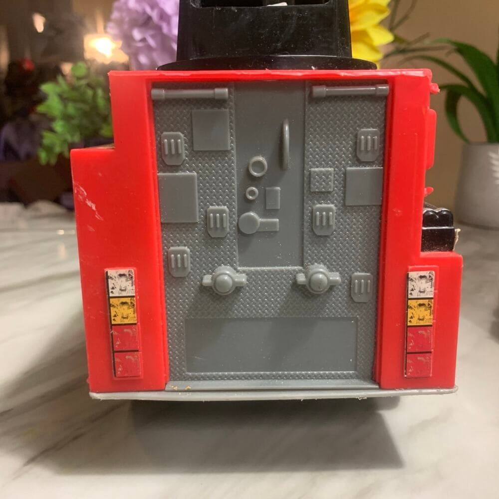 Firetruck toy - Thumbnail 4