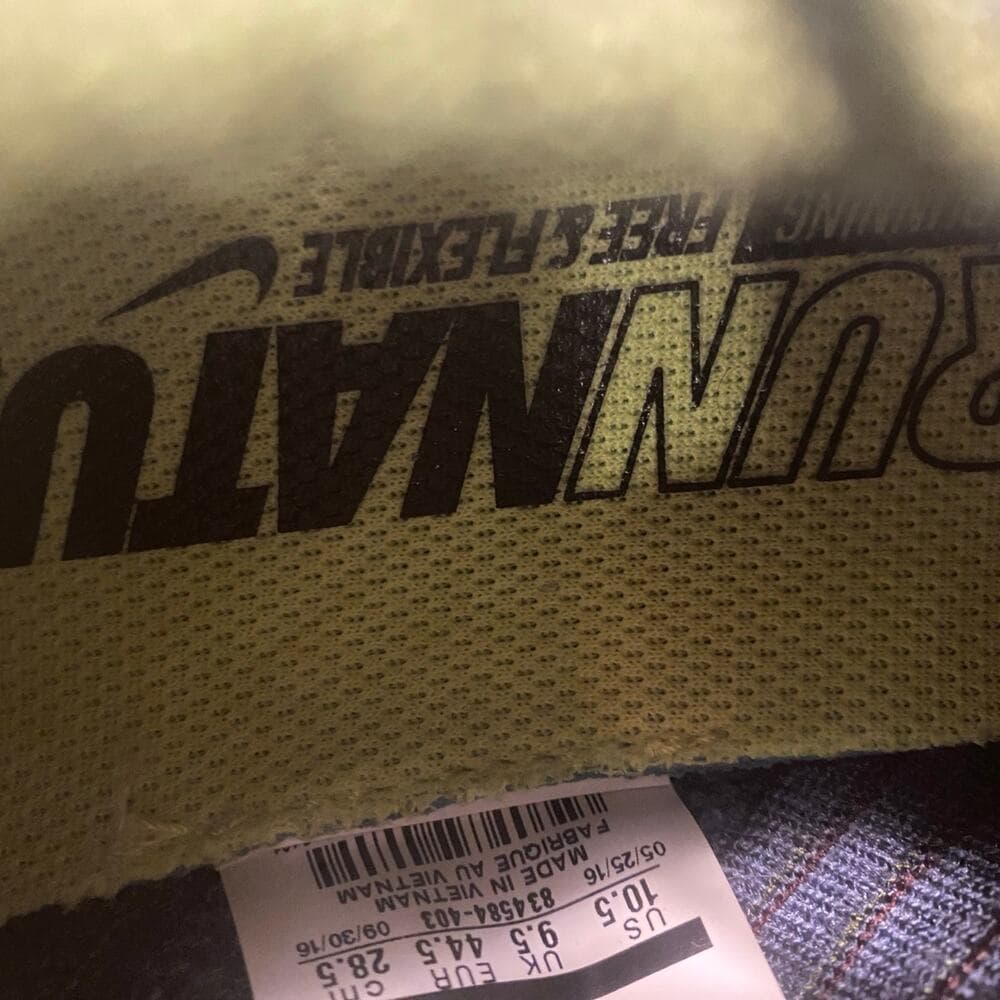 Nike sneakers Size 10.5 - Thumbnail 6