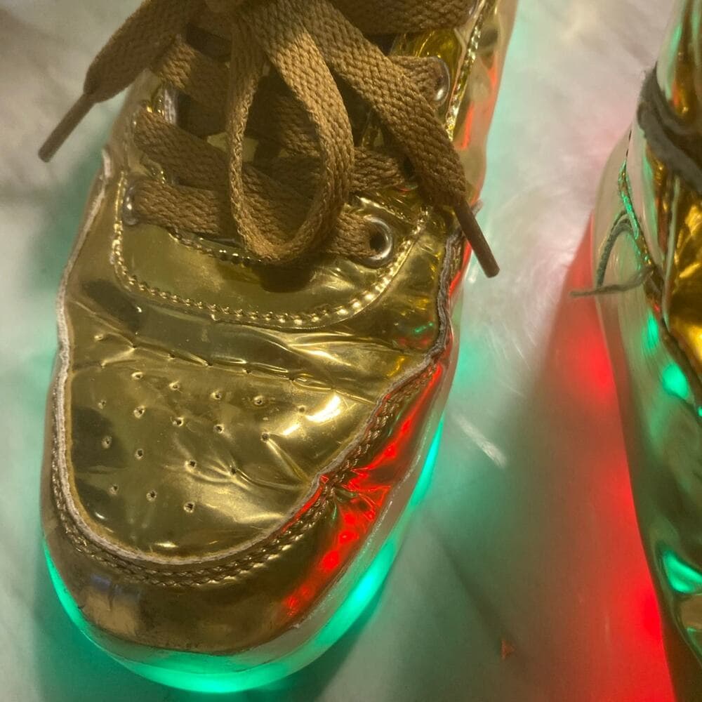 Woman’s sneakers size 5.5 - Thumbnail 6