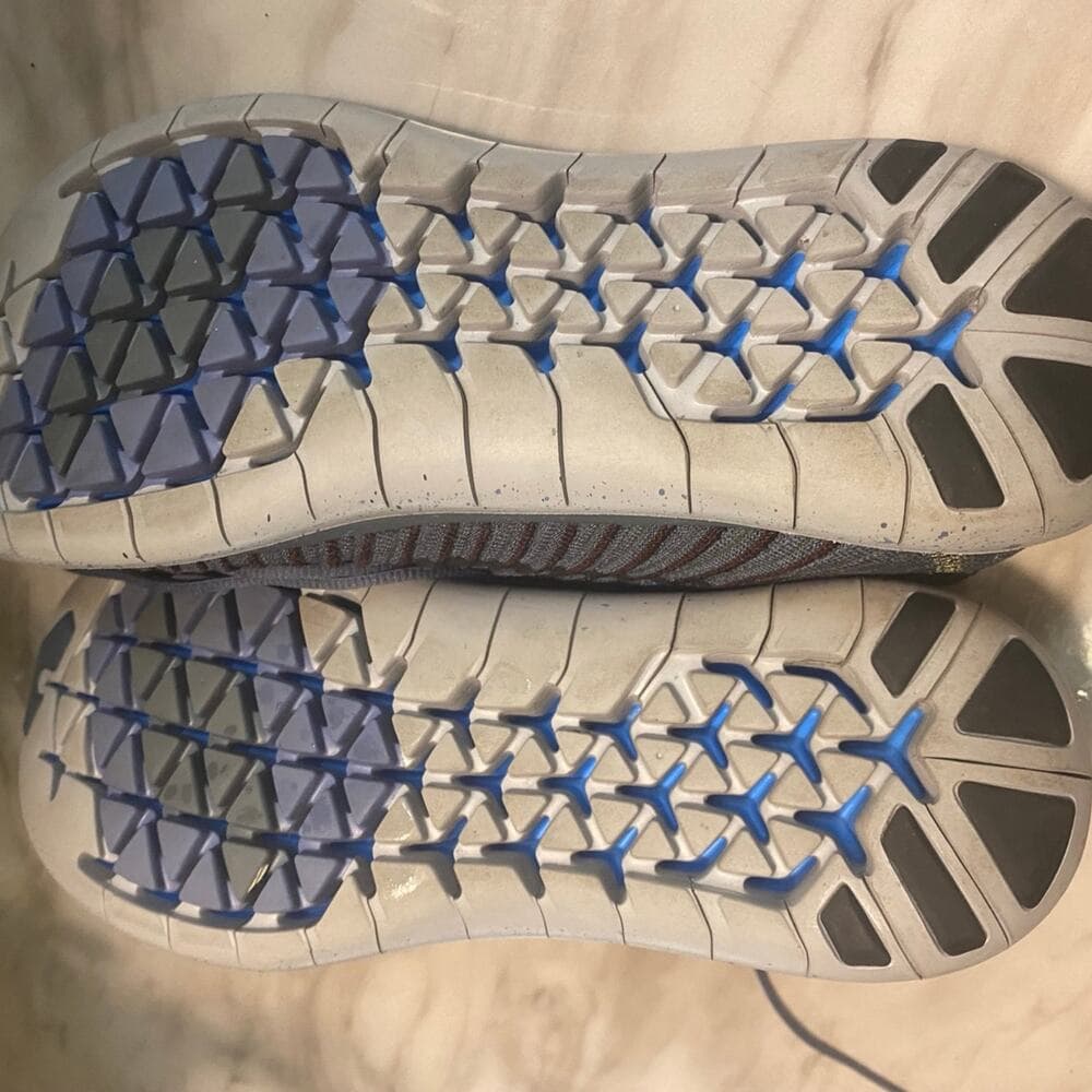 Nike sneakers Size 10.5 - Thumbnail 5