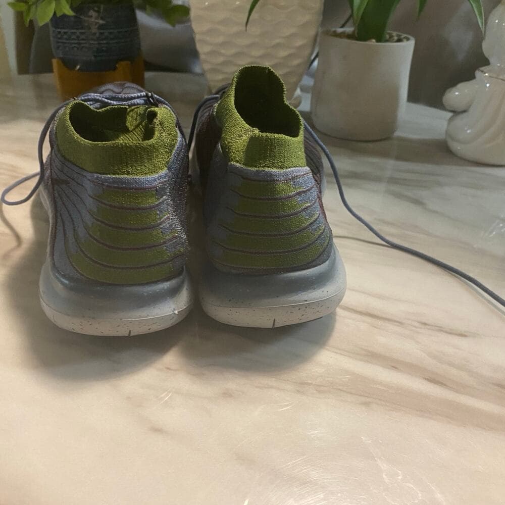 Nike sneakers Size 10.5 - Thumbnail 4