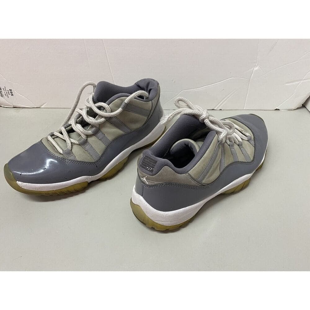 Jordan sneakers size 11 - Thumbnail 6