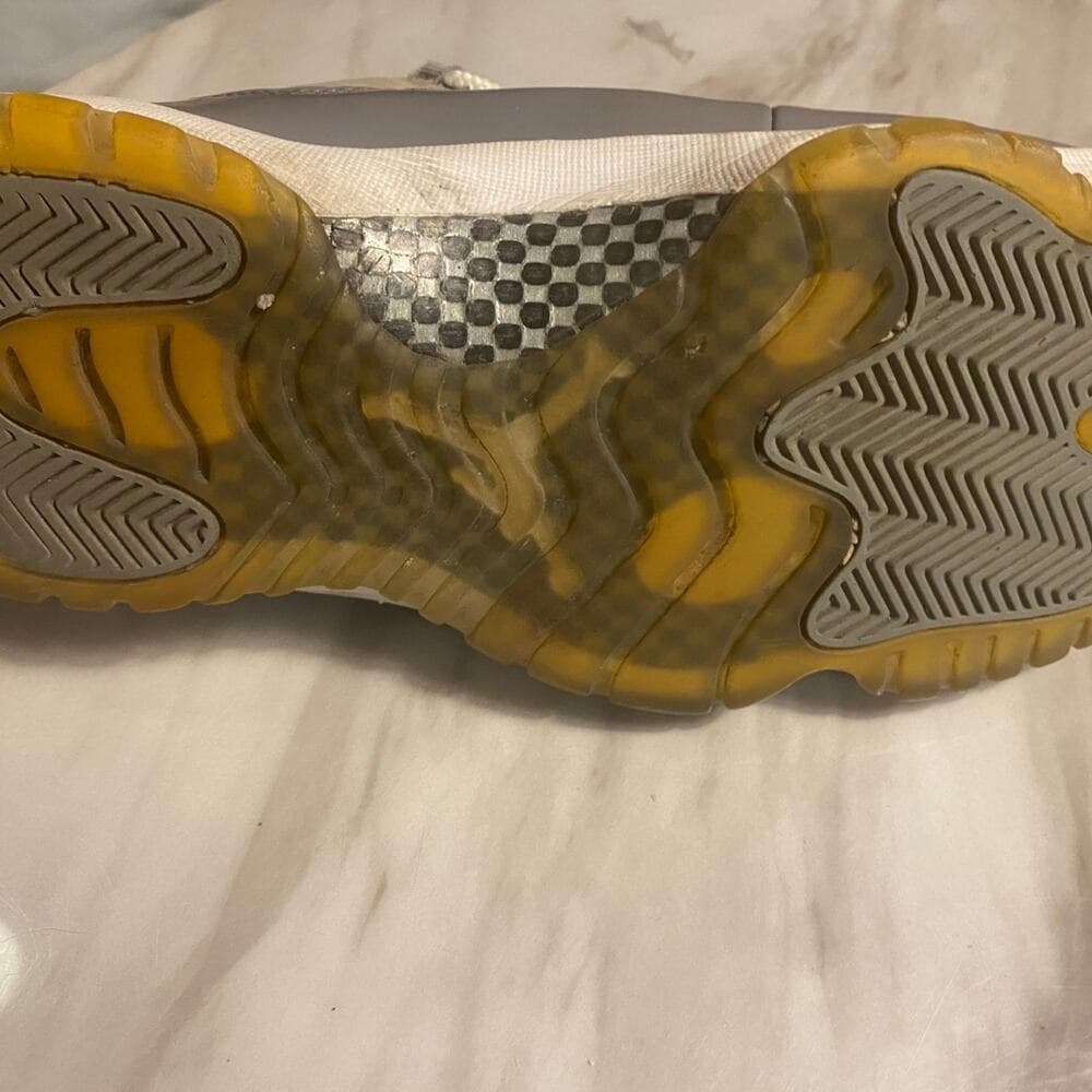 Jordan sneakers size 11 - Thumbnail 5