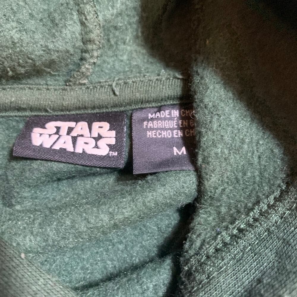 Star war sweater size medium - Thumbnail 2