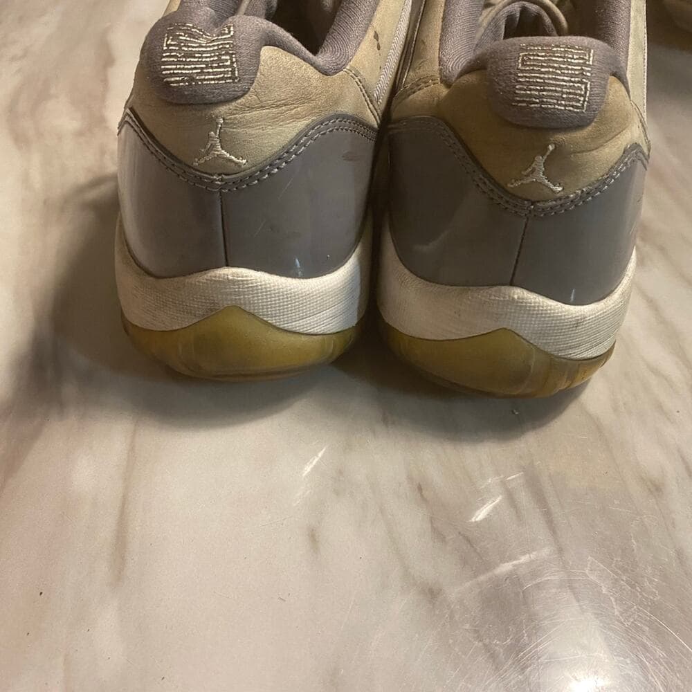 Jordan sneakers size 11 - Thumbnail 4