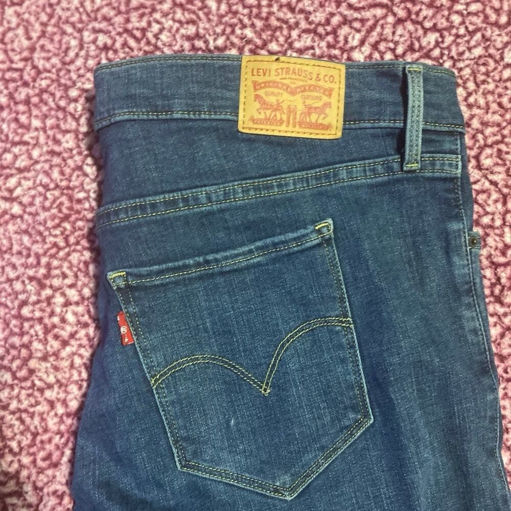 Levi’s women’s jeans size 16 - Thumbnail 3