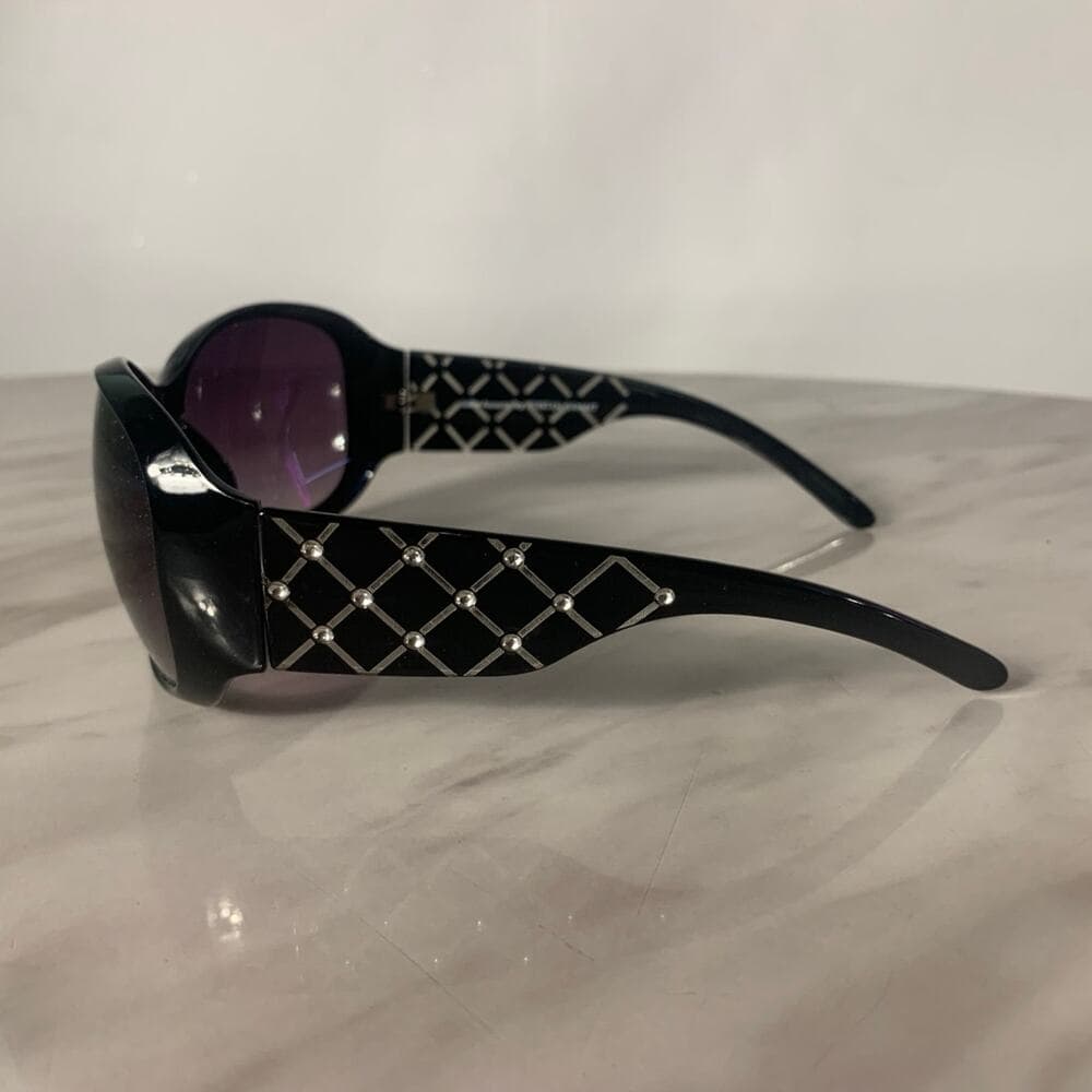 Foster Grant Women’s Black Sunglasses