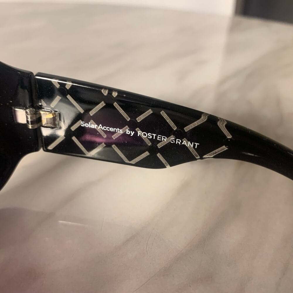 Foster Grant Women’s Black Sunglasses - Thumbnail 4