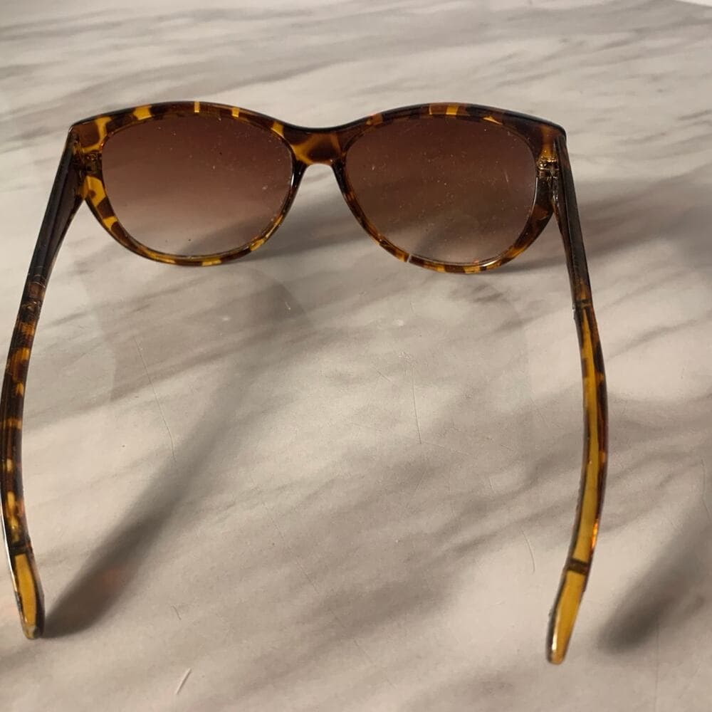 Women’s Sunglasses - Thumbnail 2