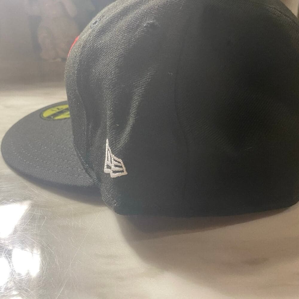 New era hat 7 1/2 - Thumbnail 2