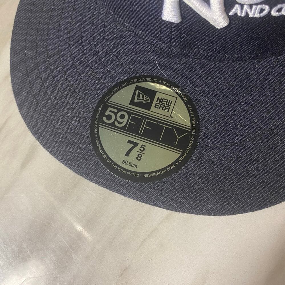 New Era hat 7 5/8 - Thumbnail 2