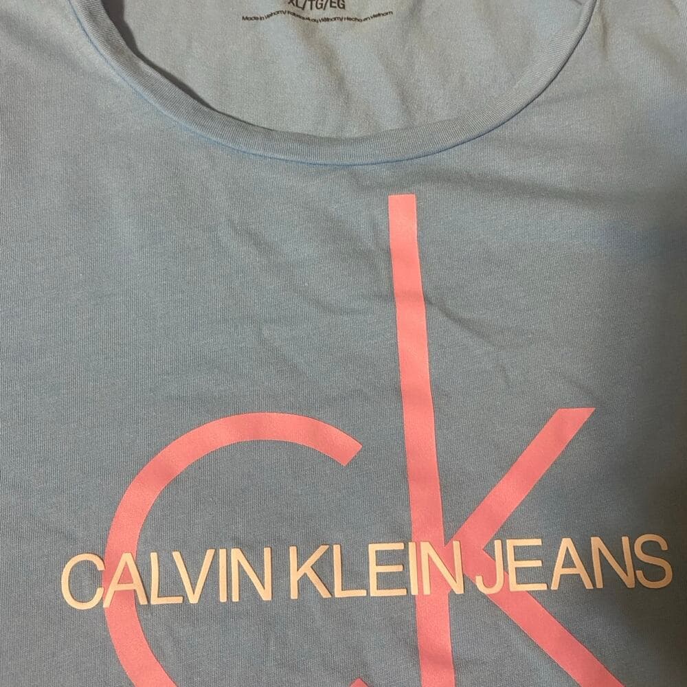 Calvin Klein T-shirt Size XL - Thumbnail 3