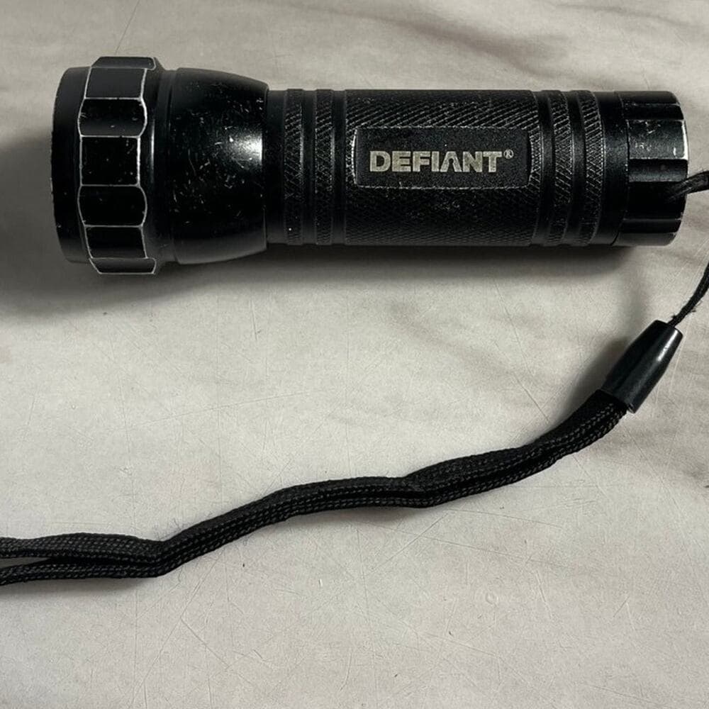 Defiant Mini Flashlight - Thumbnail 4