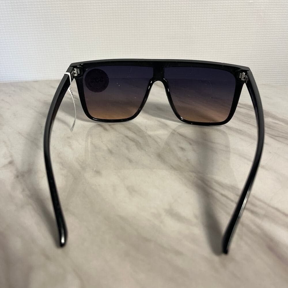 Sunglasses Men’s Or Women’s - Thumbnail 3