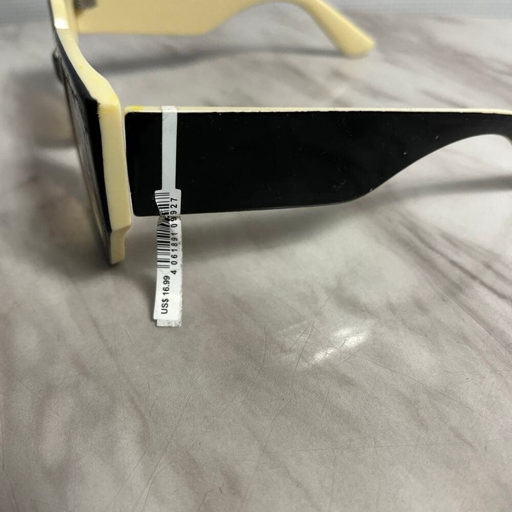 Sunglasses - Thumbnail 2