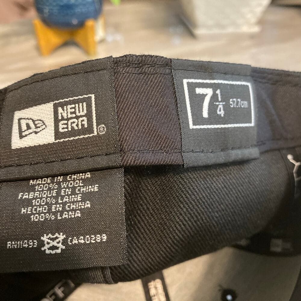 New Era Hat Size 7 1/4 - Thumbnail 6