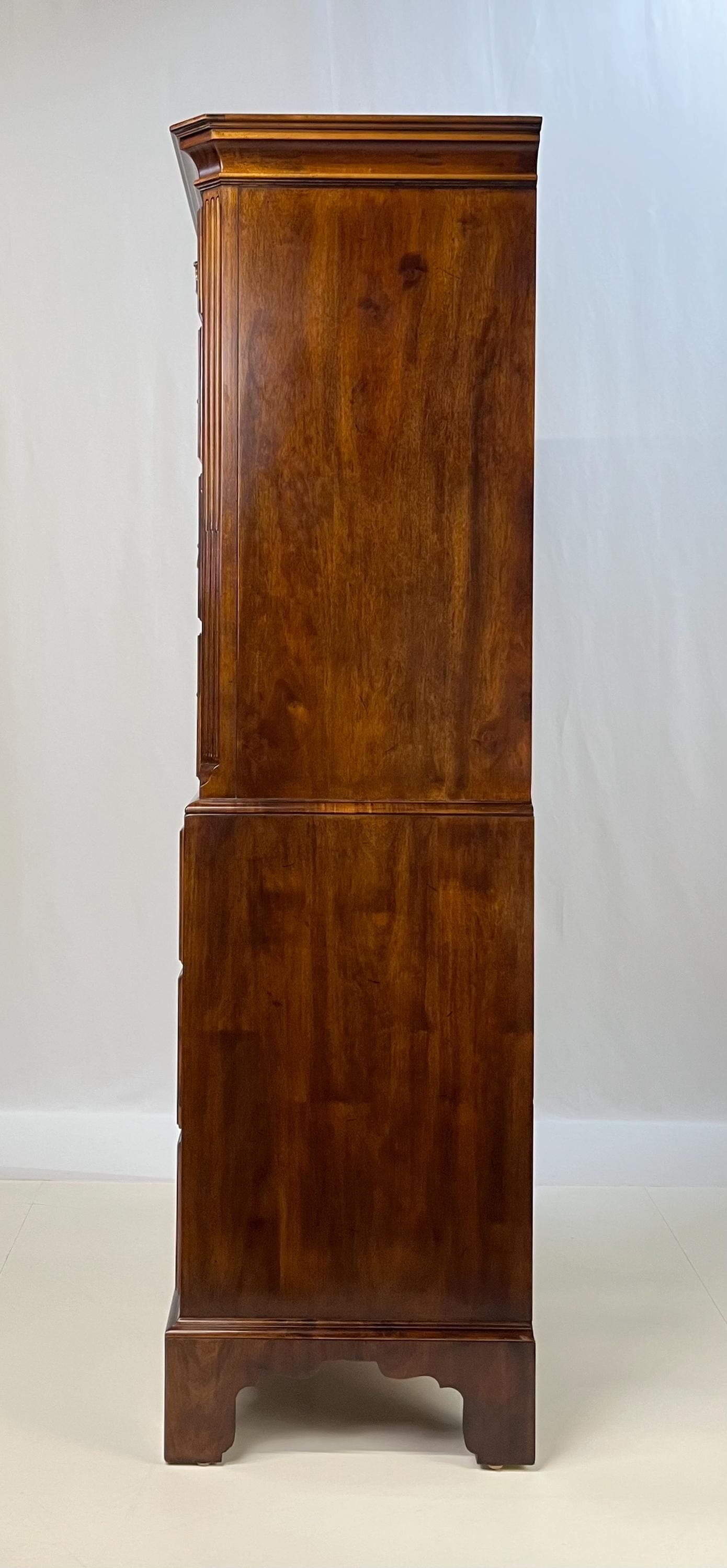 Henredon Aston Court Banded Mahogany and Burlwood Chest on Chest - Thumbnail 4