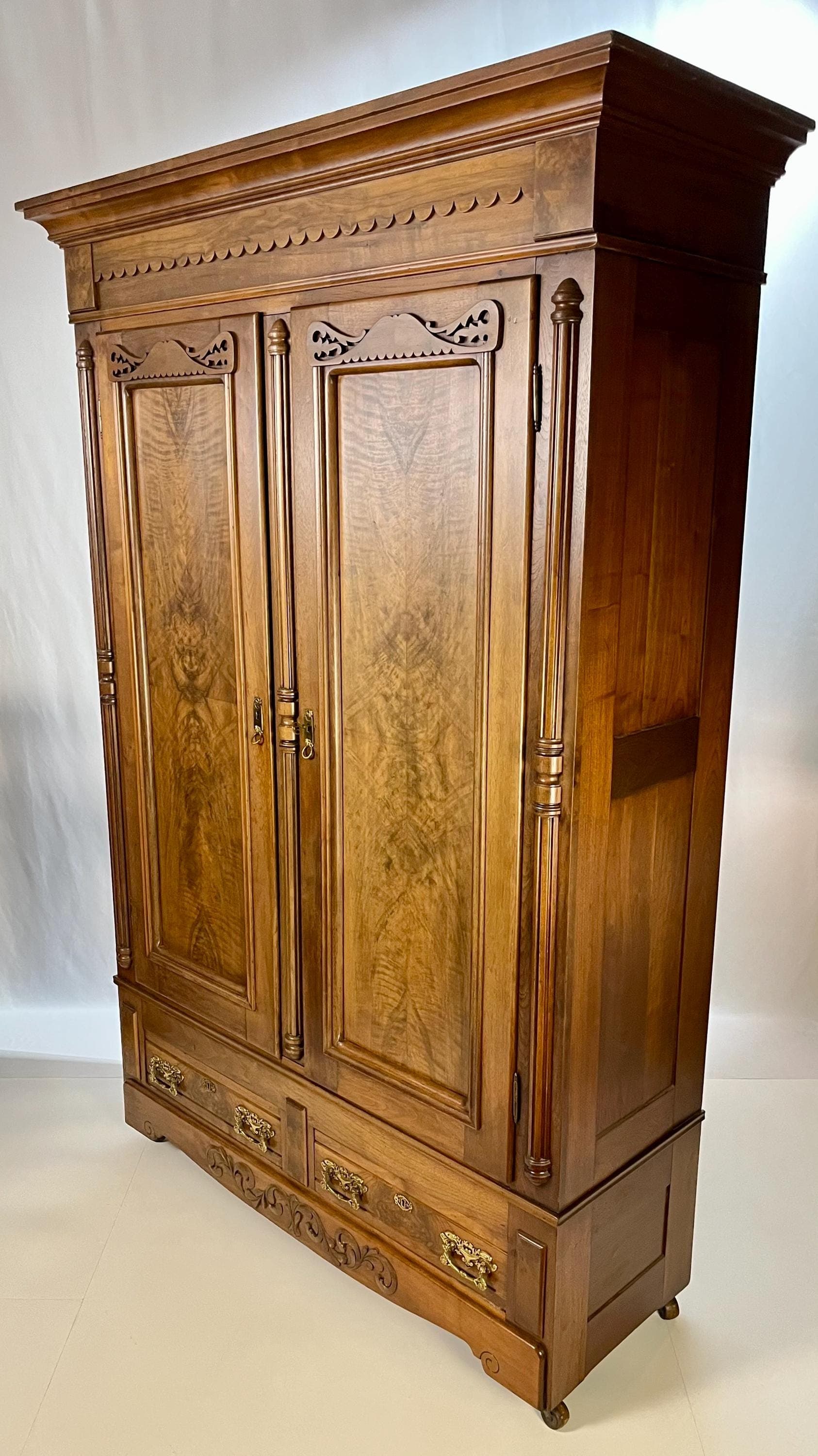 Grand 19th Century "Knock-Down" Burl Walnut Armoire - Thumbnail 8
