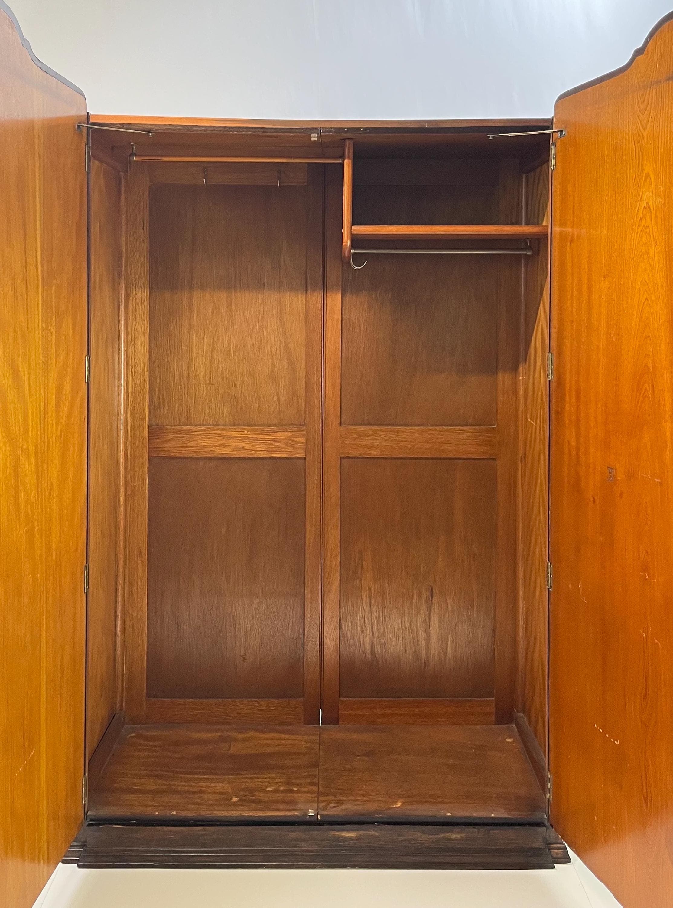 English Art Deco Book-Matched Burl Walnut Wardrobe - Thumbnail 3