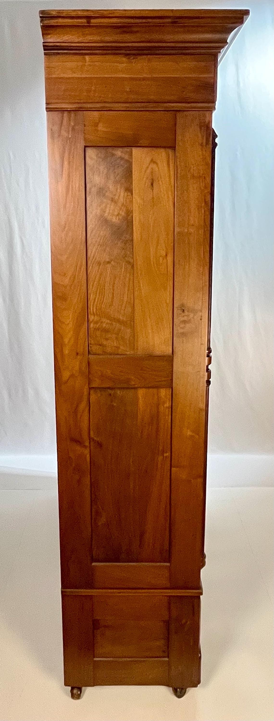 Grand 19th Century "Knock-Down" Burl Walnut Armoire - Thumbnail 5