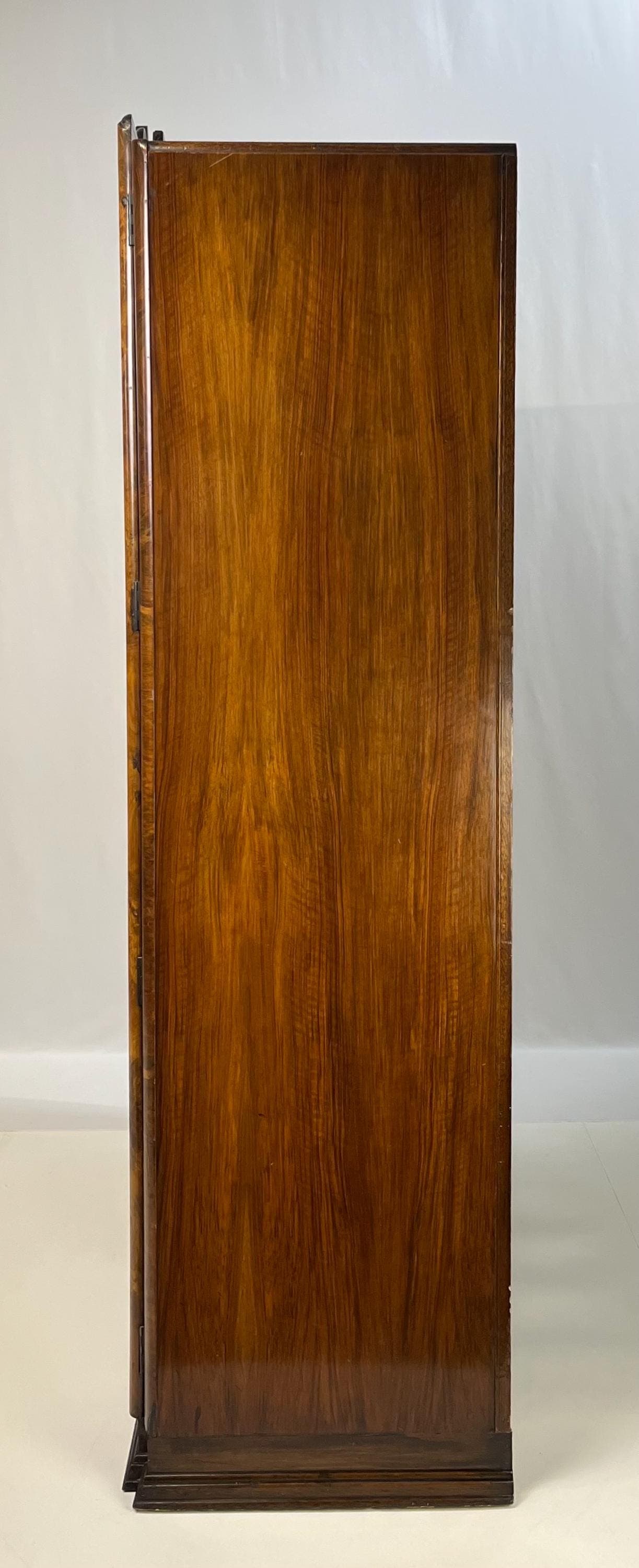 English Art Deco Book-Matched Burl Walnut Wardrobe - Thumbnail 5