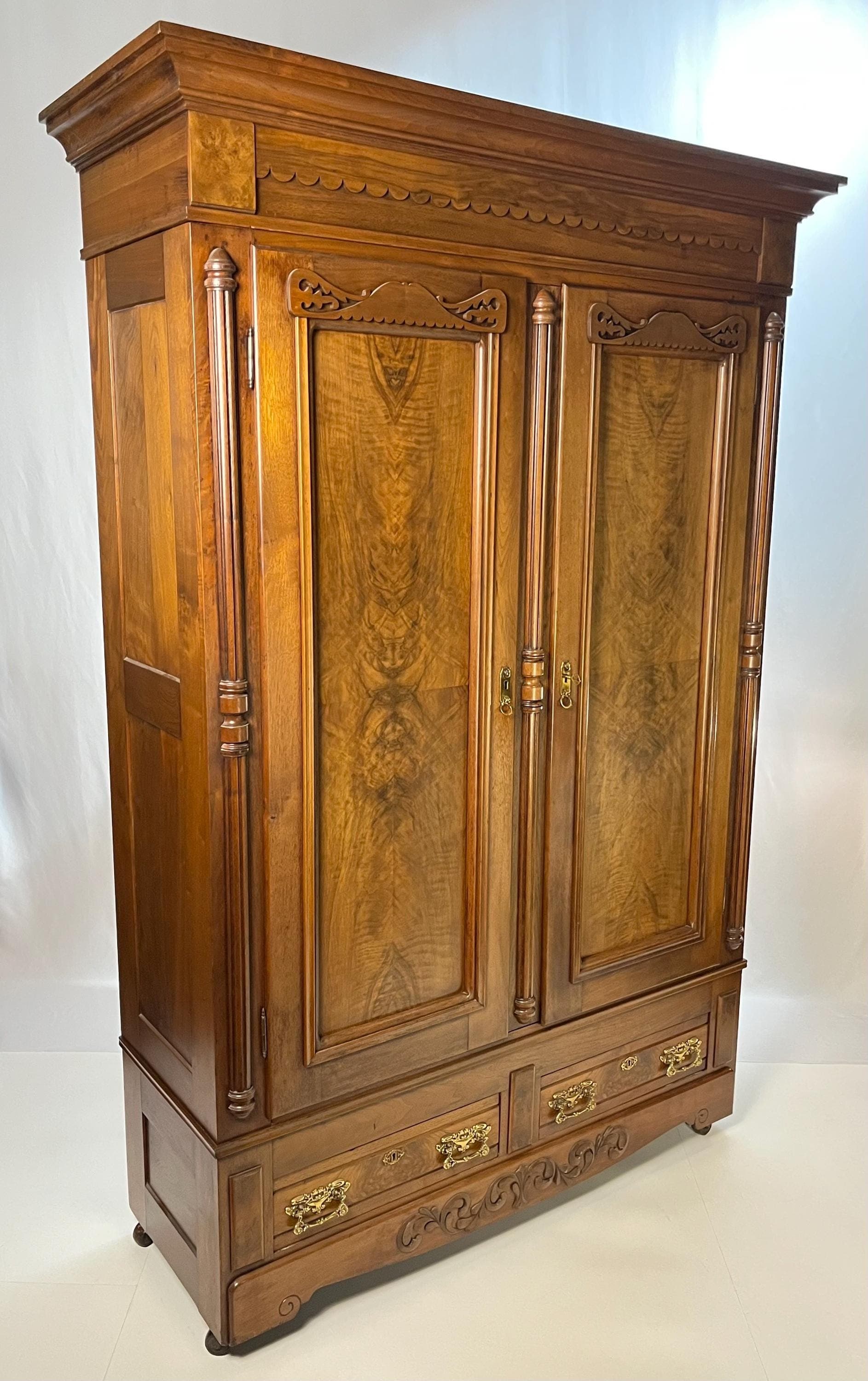 Grand 19th Century "Knock-Down" Burl Walnut Armoire - Thumbnail 4