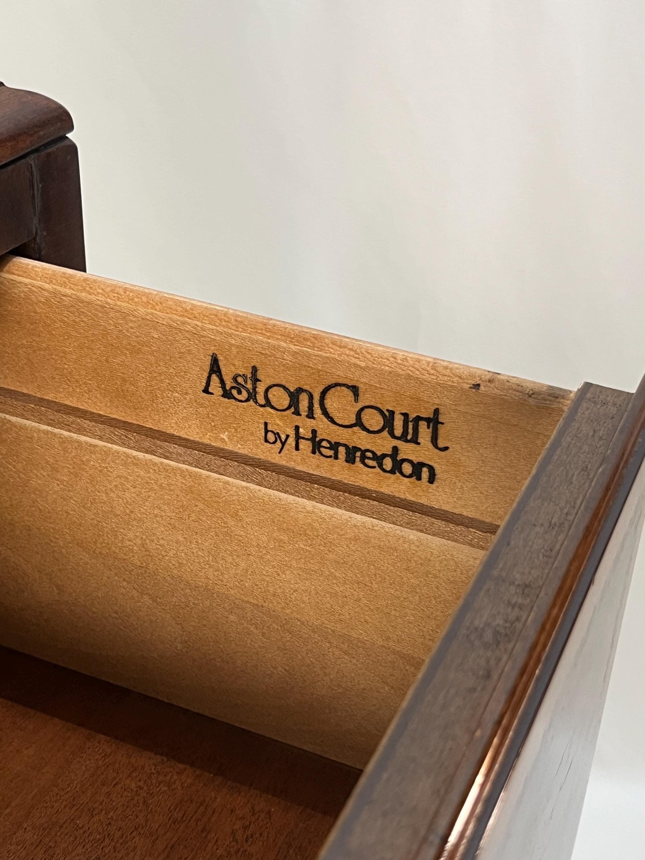 Henredon Aston Court Banded Mahogany and Burlwood Chest on Chest - Thumbnail 6