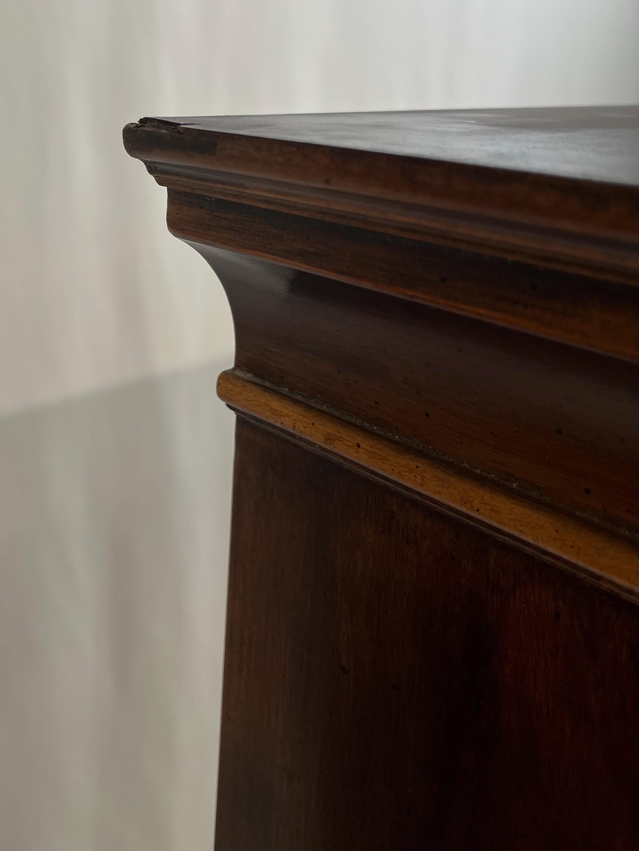 Henredon Aston Court Banded Mahogany and Burlwood Chest on Chest - Thumbnail 15