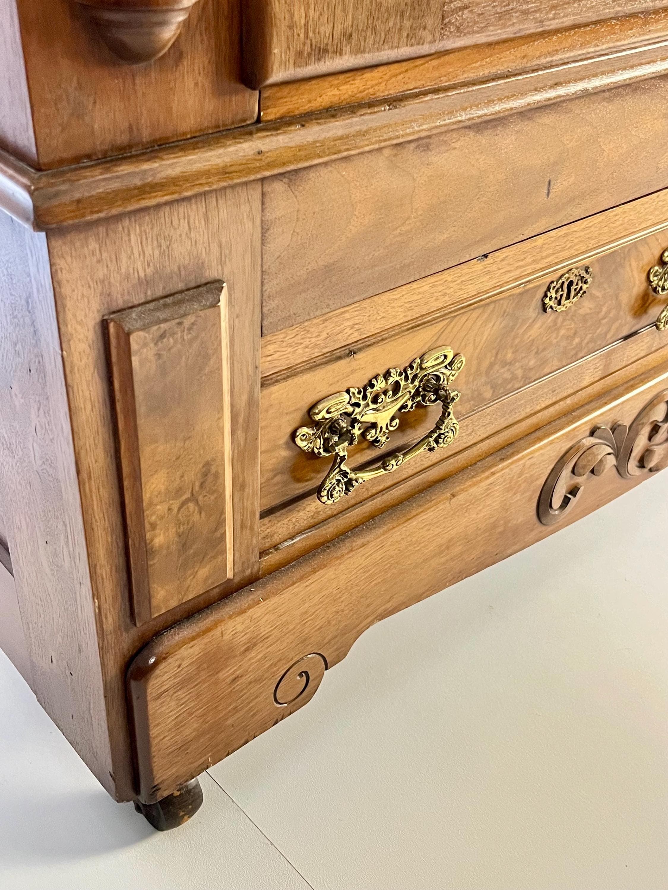 Grand 19th Century "Knock-Down" Burl Walnut Armoire - Thumbnail 13