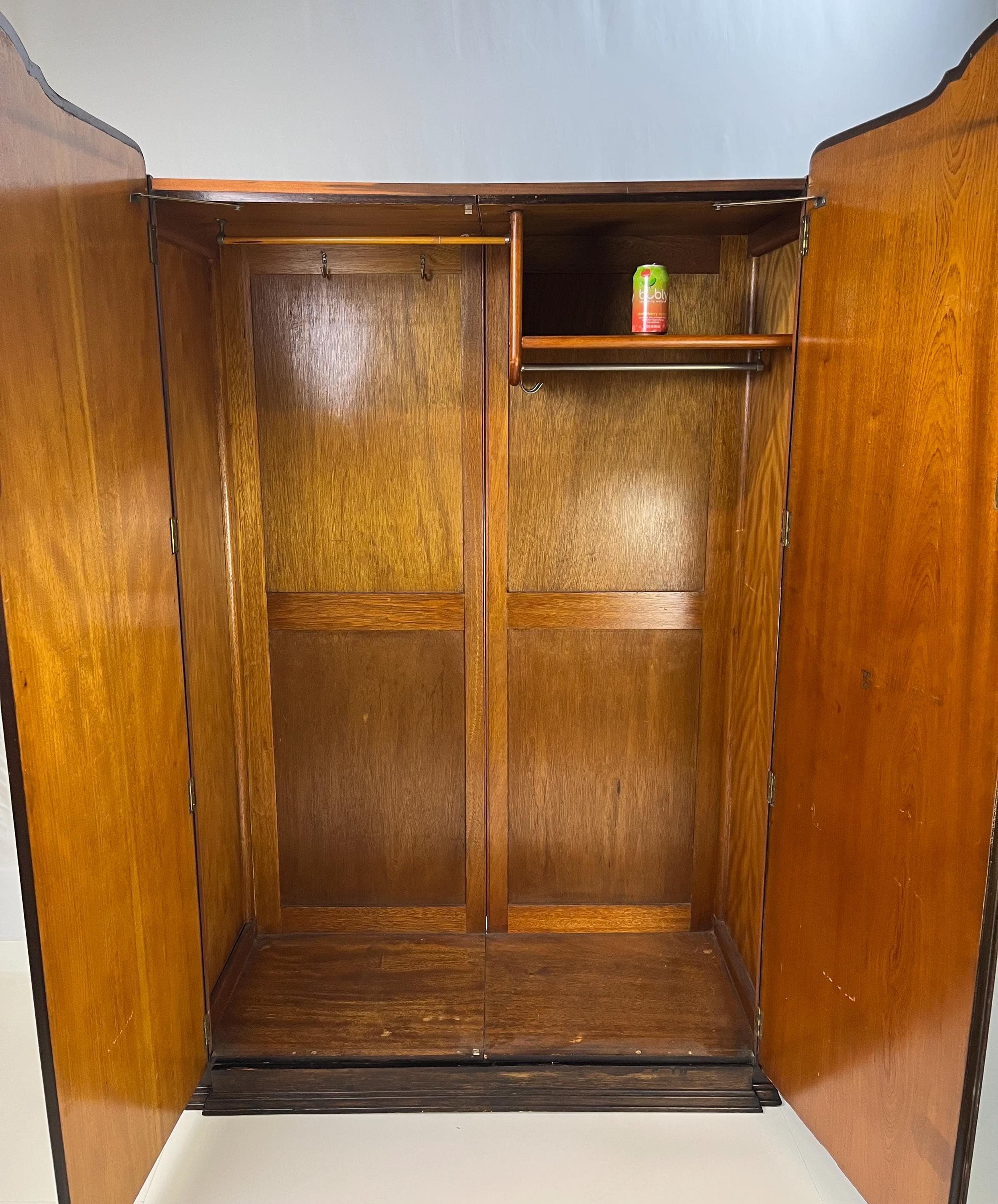 English Art Deco Book-Matched Burl Walnut Wardrobe - Thumbnail 12