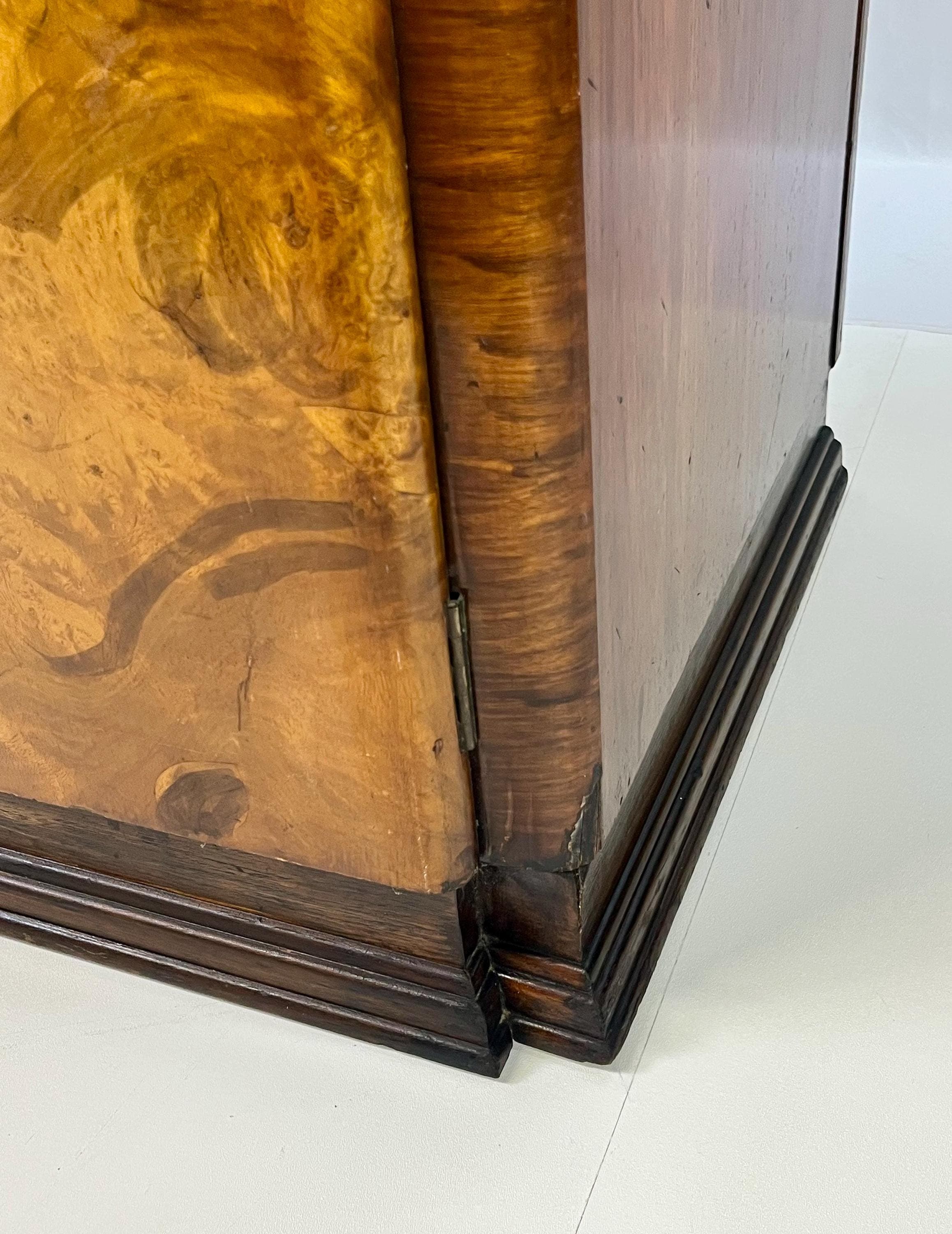 English Art Deco Book-Matched Burl Walnut Wardrobe - Thumbnail 10