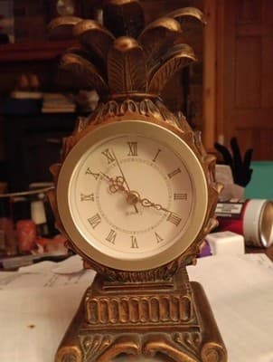 Decorative Quartz Shelf Mantle Desk Clock Pineapple Gold Toned Works Roman... - Thumbnail 11