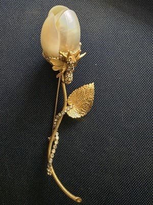Vintage Hattie Carnegie Rare Rose MOP Gold Filled Crystal Bee Broach Signed - Thumbnail 2