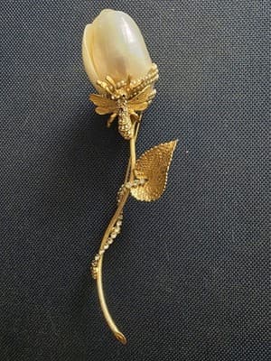 Vintage Hattie Carnegie Rare Rose MOP Gold Filled Crystal Bee Broach Signed