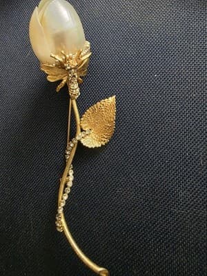 Vintage Hattie Carnegie Rare Rose MOP Gold Filled Crystal Bee Broach Signed - Thumbnail 9