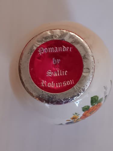 Vintage Pomander Sallie Robinson Ceramic Flowers Drawer Sachet Poparit Scented - Thumbnail 4