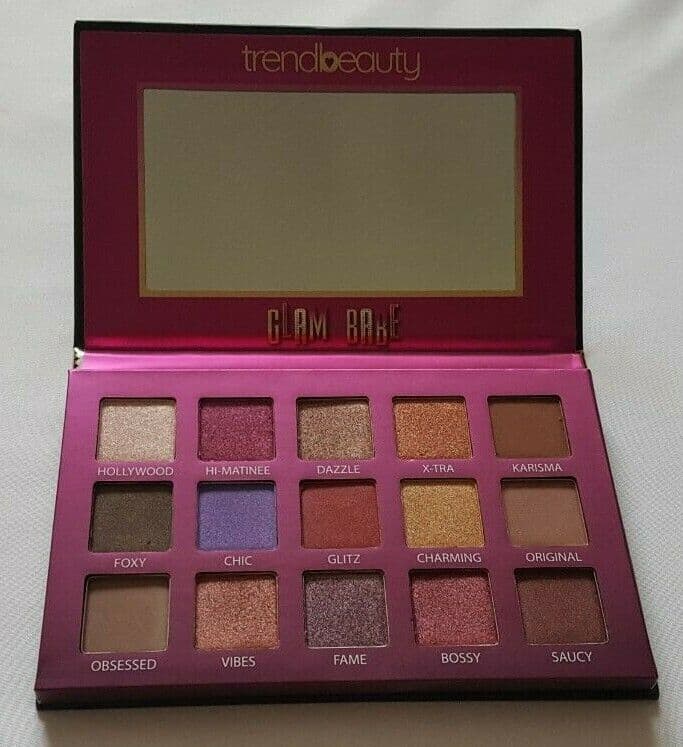 Glam Babe 15 Color Eyeshadow Palette in Countertop Display - Thumbnail 2